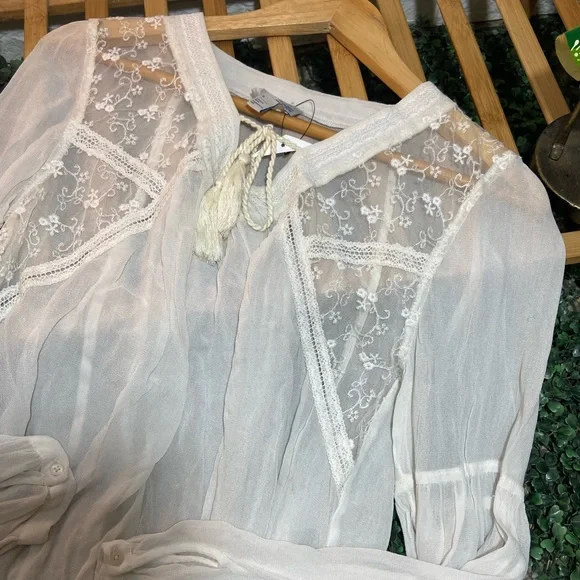 14th & Union Embroidered Tops. Size -S ( Fit S-M) - Picture 4 of 14